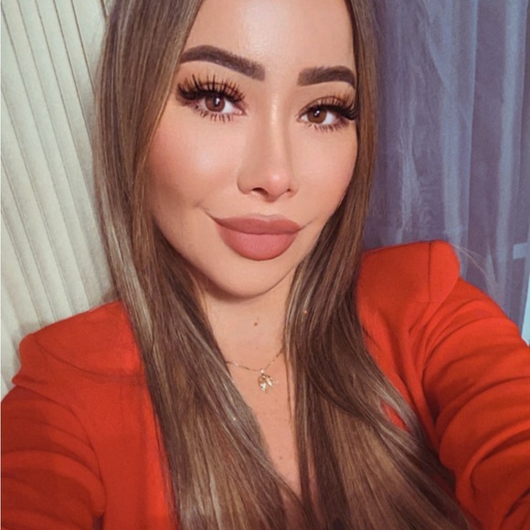 Meet your Posher, Michele - Picture 1 of 1